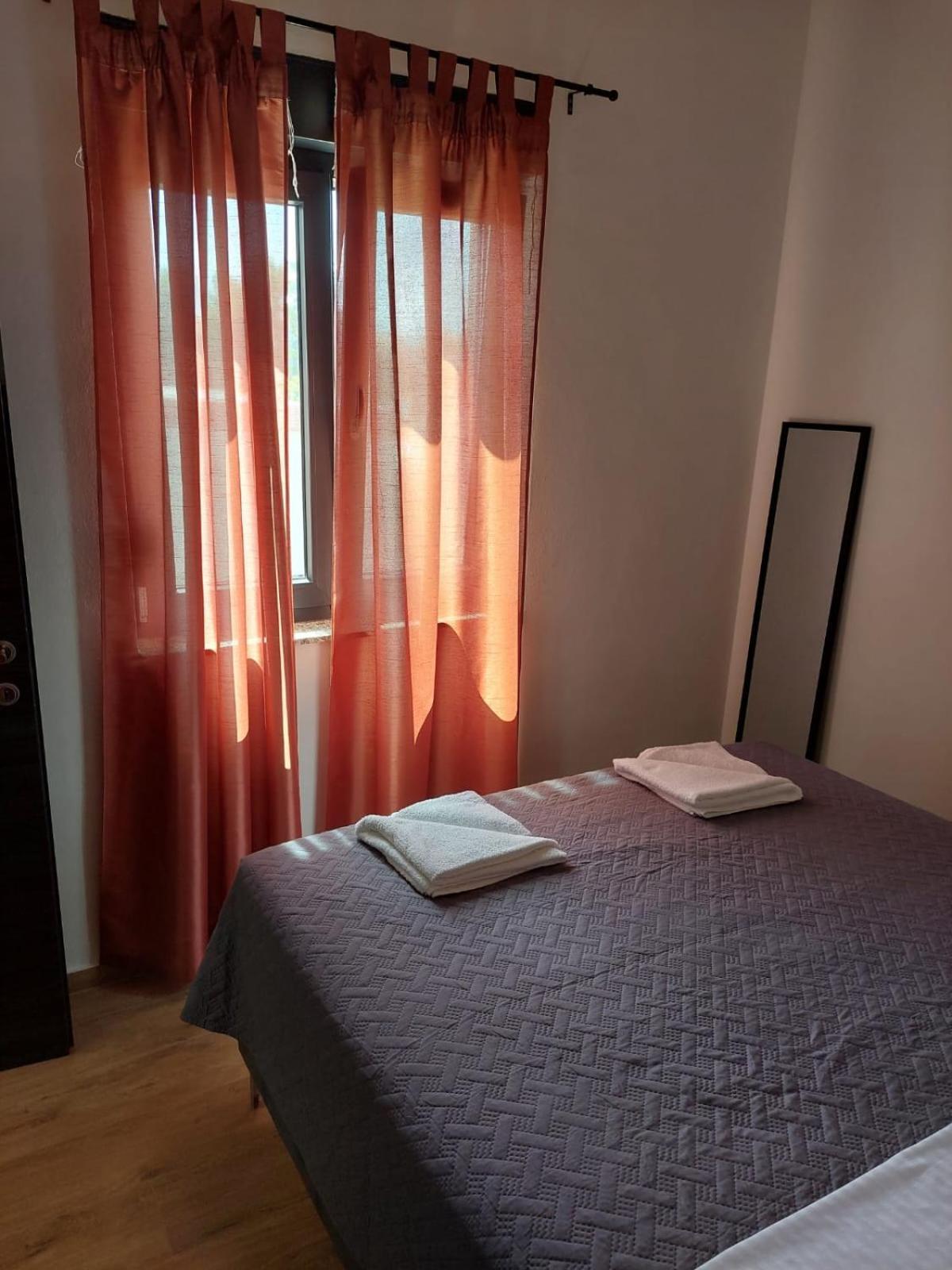 Apartmani Karla Paklenica Starigrad Paklenica Exterior foto