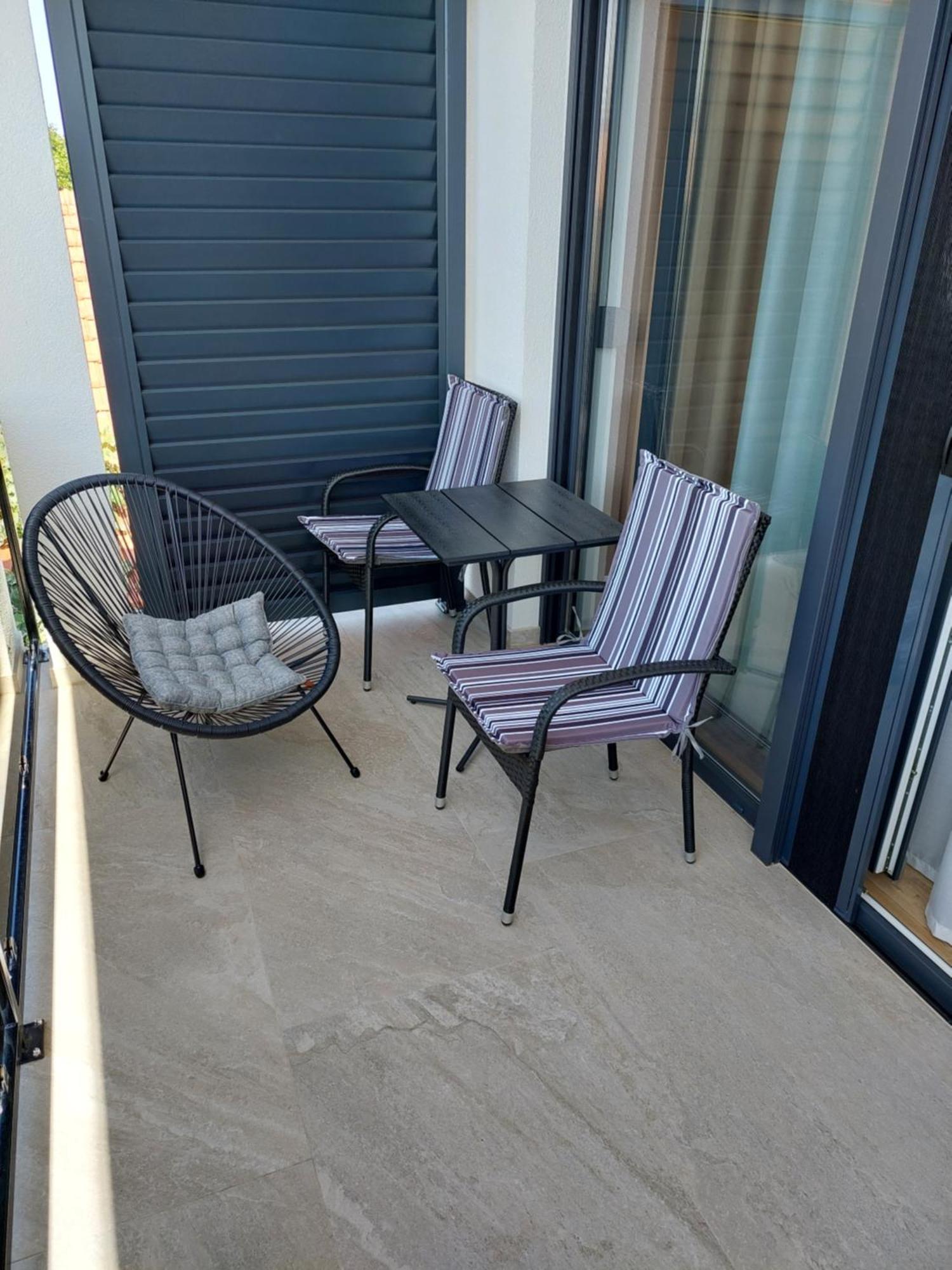 Apartmani Karla Paklenica Starigrad Paklenica Exterior foto