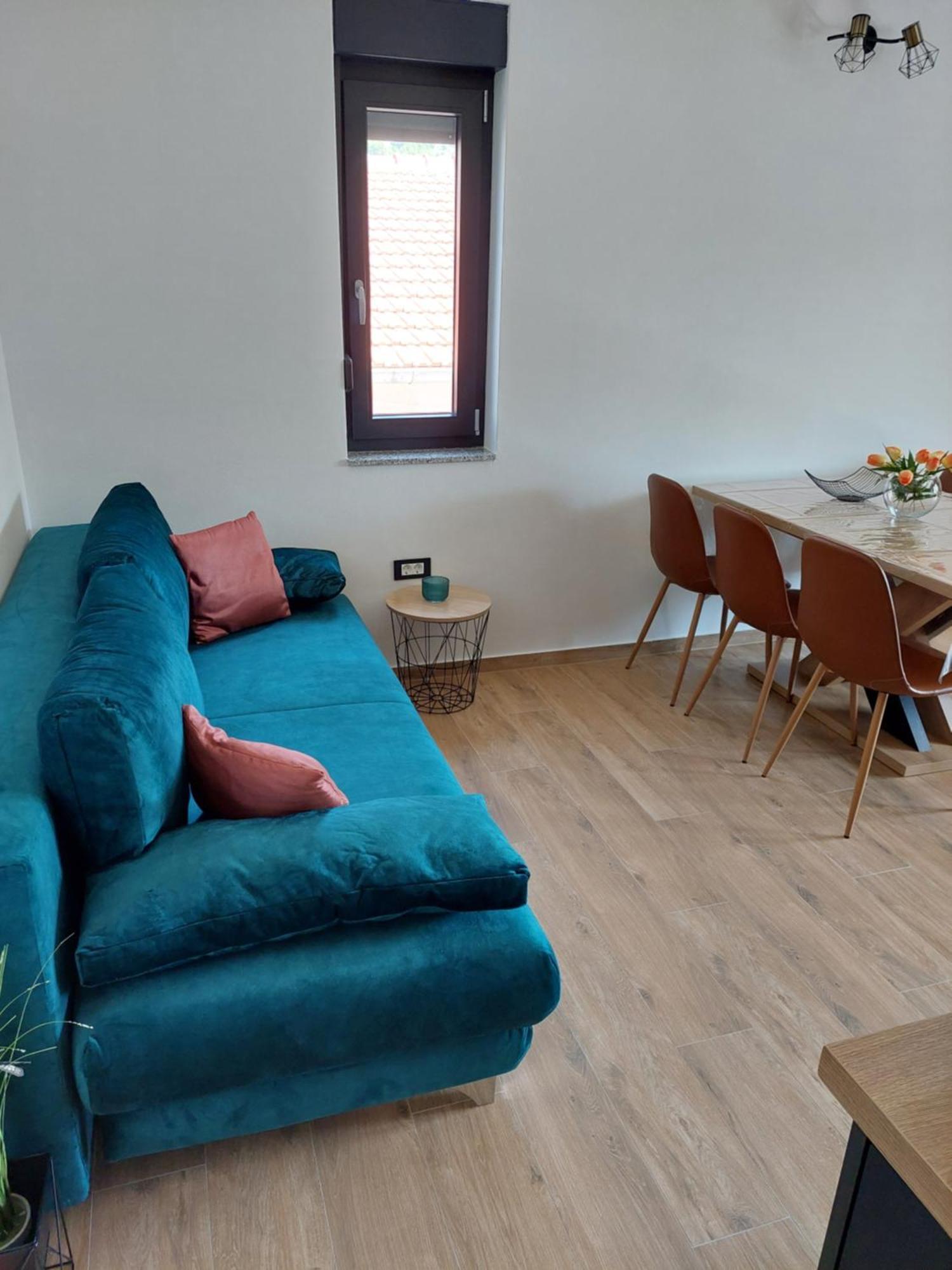 Apartmani Karla Paklenica Starigrad Paklenica Exterior foto