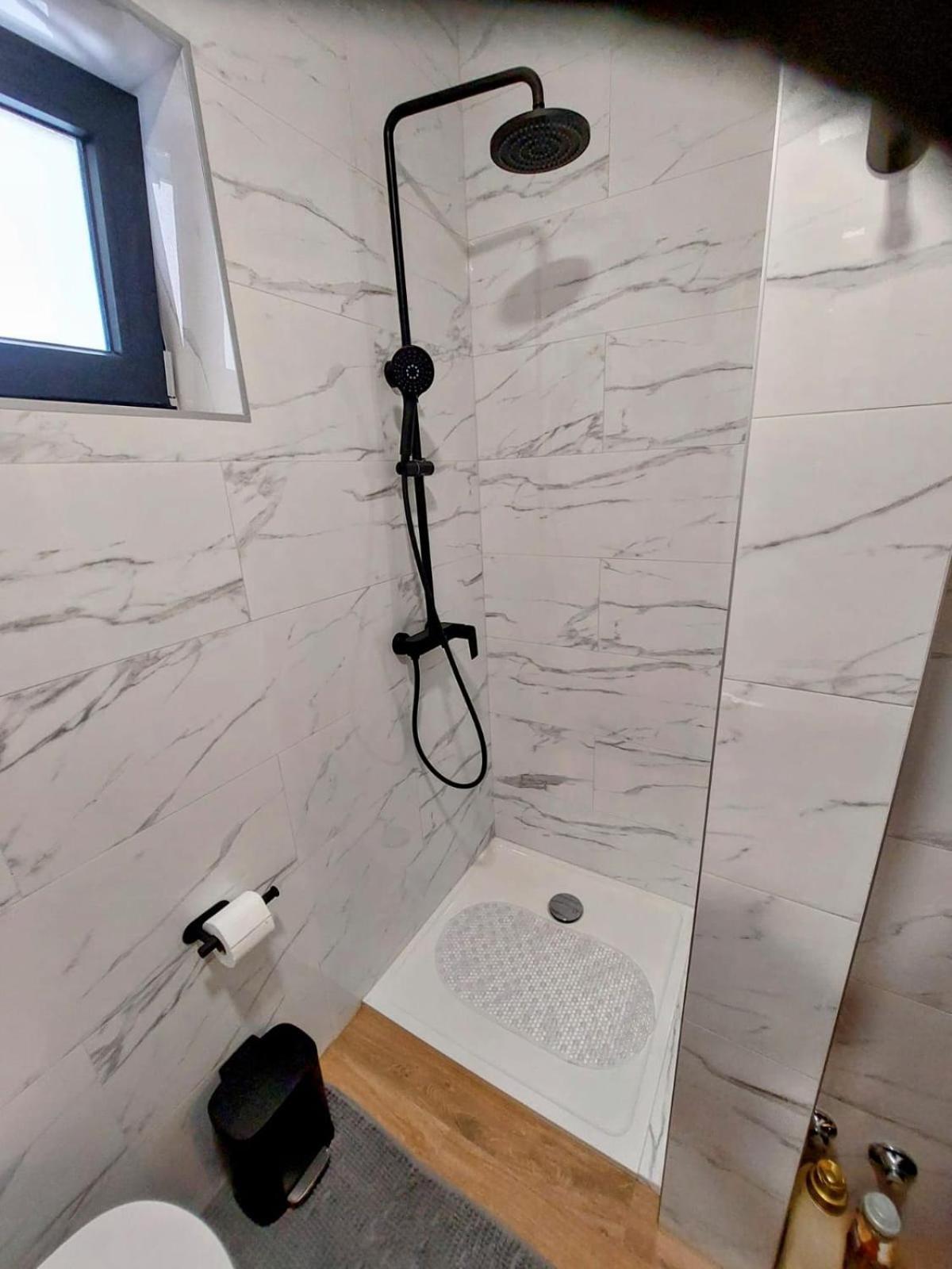 Apartmani Karla Paklenica Starigrad Paklenica Exterior foto